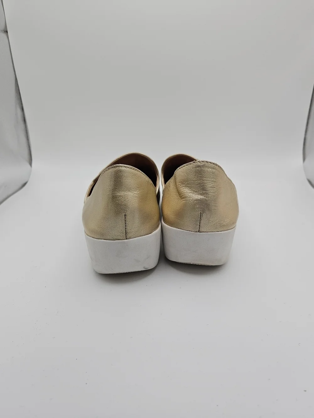 Fitflop Superskate leather tassel loafers gold with rainbow iridescence size 8.5